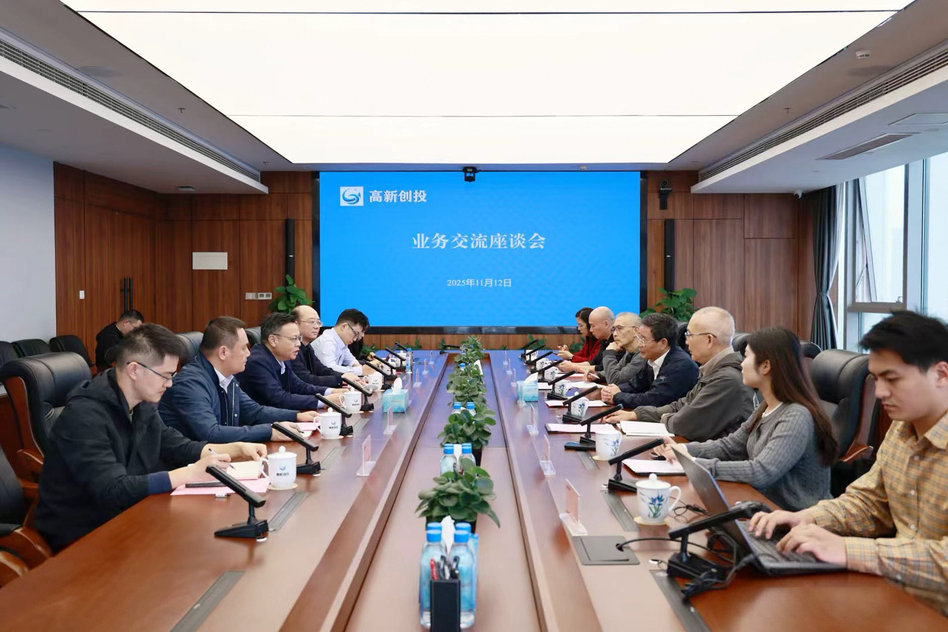 xx1112170614_242_155